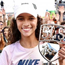 Rayssa Leal é campeã da etapa de Brasília da SLS