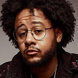 Emicida lança novo álbum e fortalece a música negra no Brasil