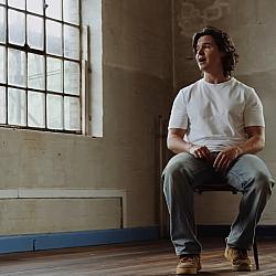 Lukas Graham apresenta a nova música 