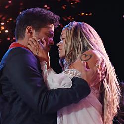 Bruno Mars e Karol G vivem reencontro romântico em novo clipe