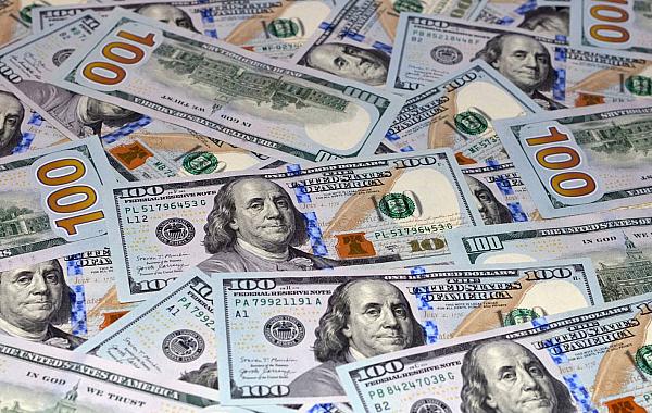 DÓLAR: moeda cai cai a R$ 5,40 no último pregão com corte do Fed e diferencial de juros favorável ao real