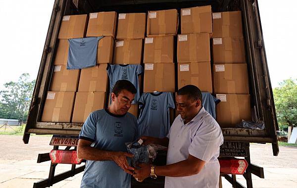 Prefeitura vai entregar uniformes e kits escolares no primeiro dia de aula da Rede Municipal 