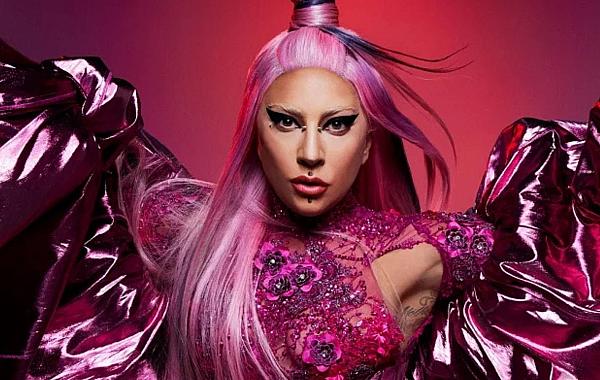 Lady Gaga e Bruno Mars transformam “Die With A Smile” em fenômeno global