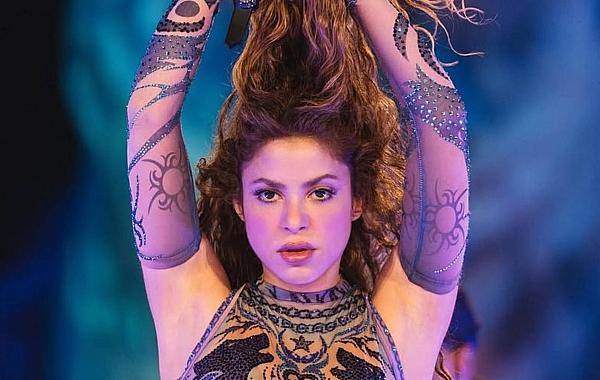 Shakira bate recorde de público com show no Zócalo, na Cidade do México