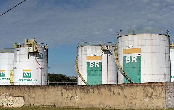 Petrobras sobe os preços do diesel para distribuidoras