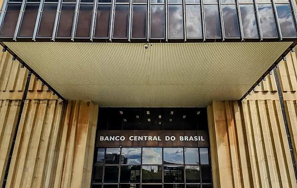 Selic cai para 14,75%, mas incertezas globais fazem Banco Central agir com cautela