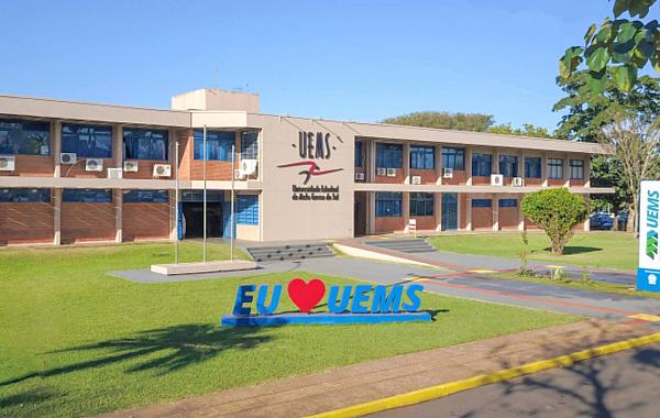 UEMS abre inscrições para auxílios permanência e alimentação para estudantes em vulnerabilidade