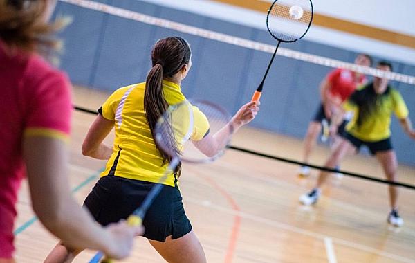 Prefeitura amplia oferta esportiva e abre novas turmas gratuitas de badminton no CSU