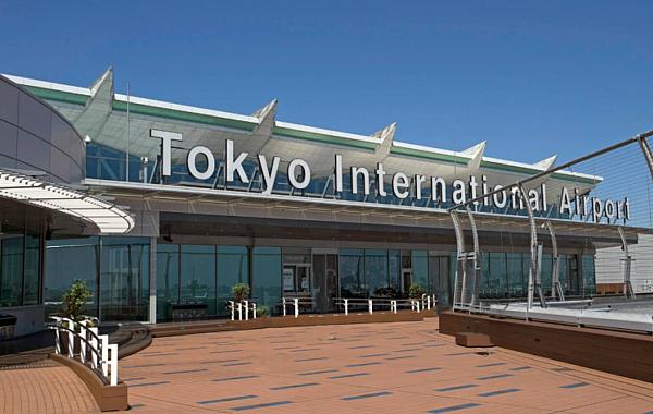 Japão testa robôs humanoides em aeroporto para suprir falta de mão de obra