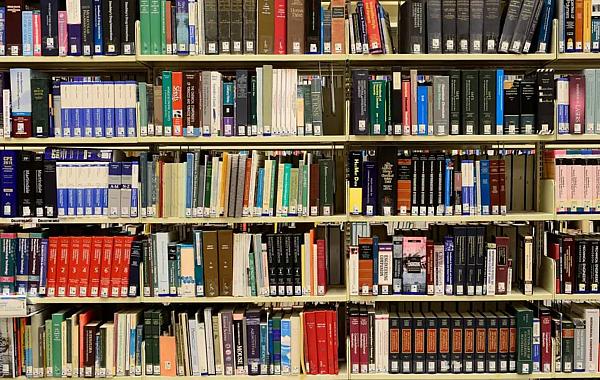 Hábito de ler livros ganha força entre jovens brasileiros e cresce no país