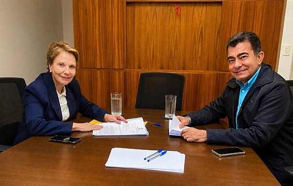 Prefeito leva à senadora pedidos para obras de recapeamento e custeio da saúde