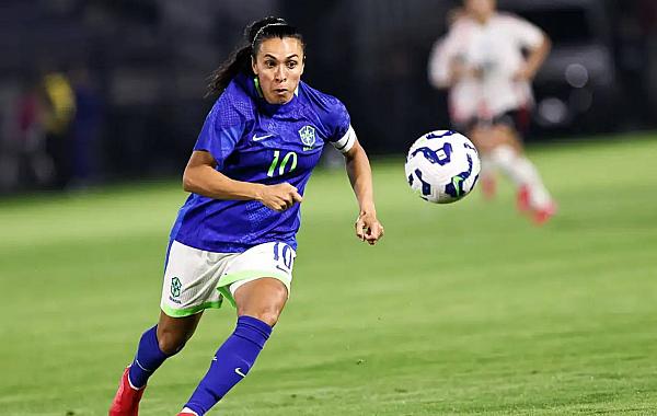 Marta volta à seleção feminina para 2 amistosos contra EUA no Brasil