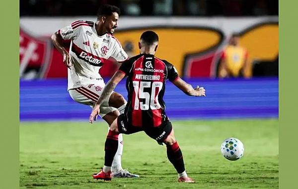 Flamengo e Corinthians entram pressionados na abertura da 18ª rodada do Brasileirão