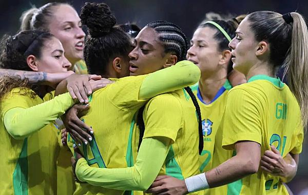 Seleção feminina encara Estados Unidos esta noite em São Paulo