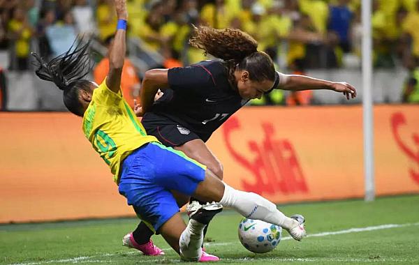 Brasil sofre gol no 2º tempo e perde amistoso contra os Estados Unidos