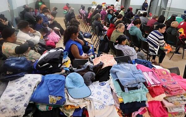 Campanha do Agasalho arrecada mais de 13 mil peças para famílias em Dourados
