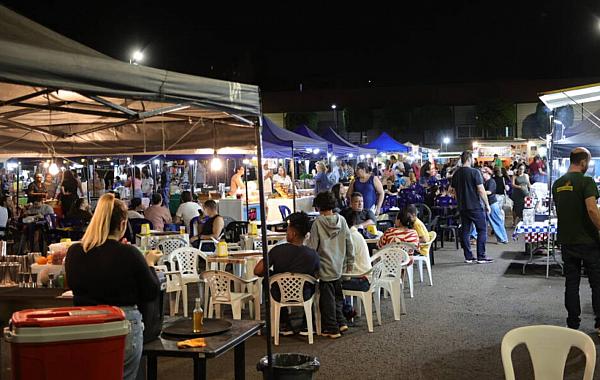 Feira Sabores no Parque abre programação de julho nesta sexta-feira com música ao vivo
