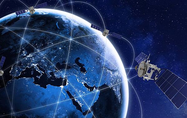 Corrida espacial impulsiona concorrência na internet via satélite