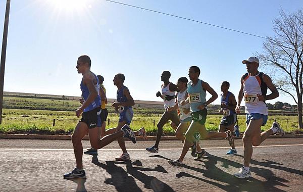 Últimas vagas para a 7ª Meia Maratona do Fogo em Dourados