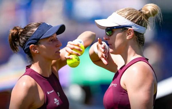 Luisa Stefani busca vaga na final de duplas femininas em Wimbledon