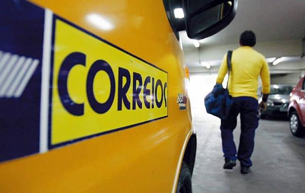 Correios adiam medidas de reestruturação após pressão de trabalhadores 