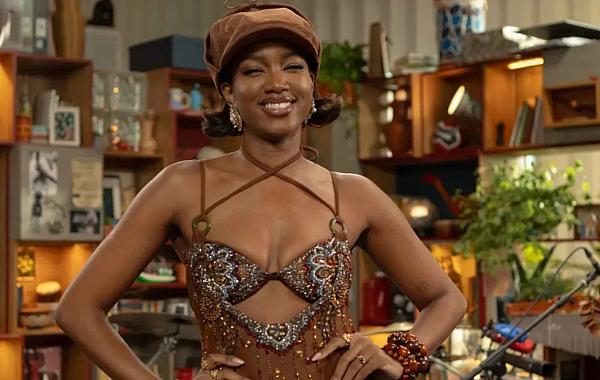 IZA é destaque da semana no Tiny Desk Brasil com sucessos e músicas inéditas