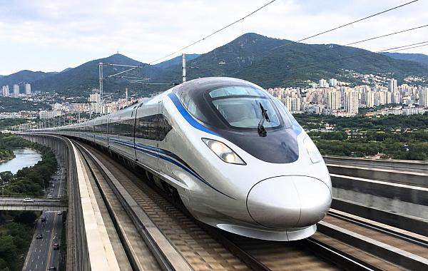 Primeiro trem-bala do Brasil promete ligar São Paulo e Rio a até 350 km/h