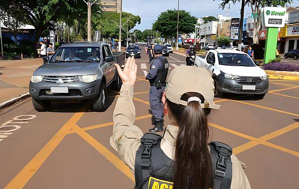 Dourados promove blitze educativas em homenagem ao Dia do Motorista e do Motociclista