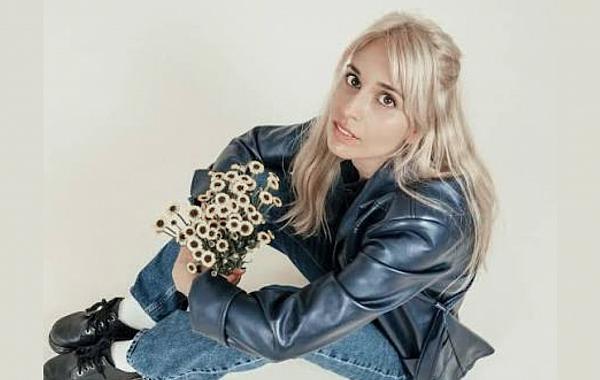 Cantora Canadense MUNYA brilha com a canção Sweety