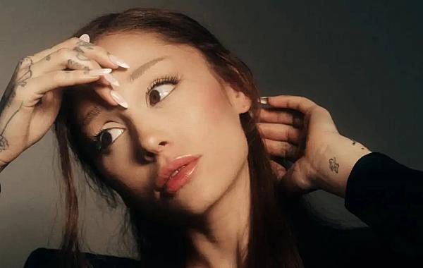 Ariana Grande lança seu novo álbum de estúdio