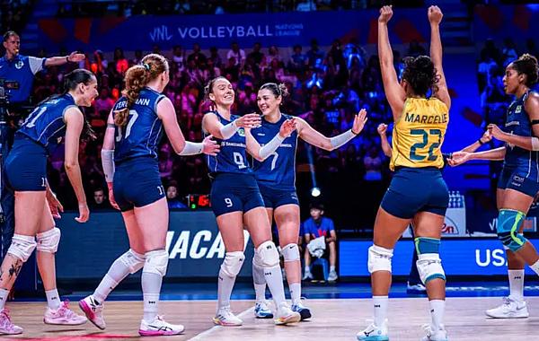 Seleção feminina de vôlei inicia preparação para o Sul-Americano com primeiro corte
