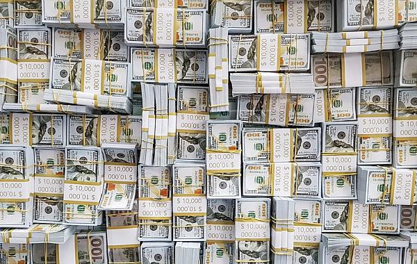 Dólar cai a R$ 5,14 com alívio no mercado externo