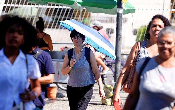 Salário mínimo deverá subir para R$ 1.741 em 2027