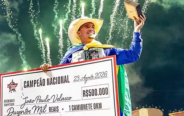 Peão de 21 anos brilha em Barretos e é o novo campeão brasileiro de rodeio da PBR