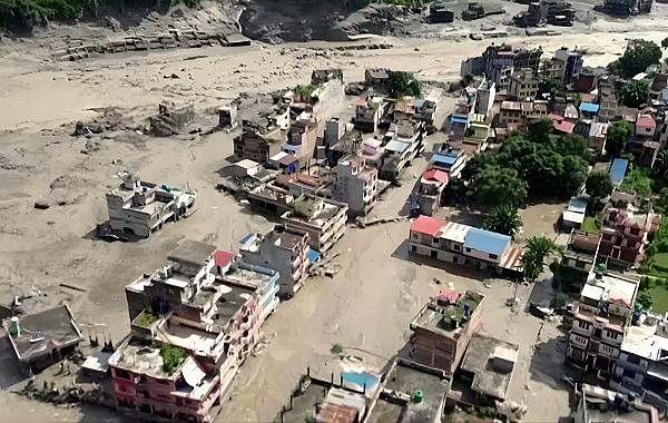 ragédia entre Nepal e Tibete deixa 273 mortos e mais de 1.300 desaparecidos