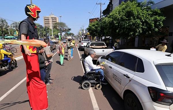 Prefeitura conscientiza população sobre respeito às vagas de idosos e pessoas com deficiência