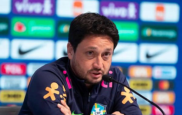 Arthur Elias convoca seleção feminina para amistosos contra Argentina