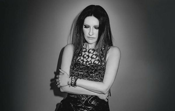 Laura Pausini resgata clássico do grupo Camila e lança “Mientes” como single