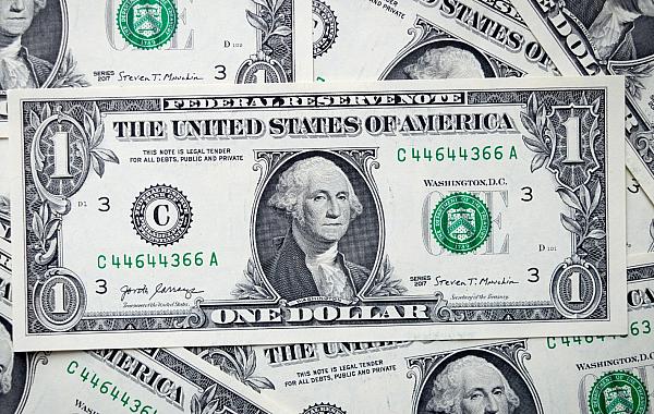 Dólar fecha o último pregão cotado a R$ 5,02