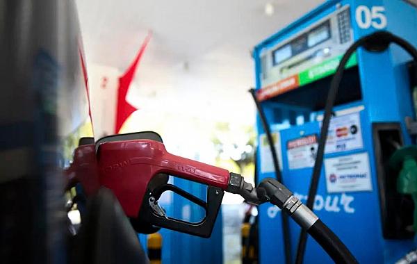 Tributos da gasolina são zerados e subsídios a combustíveis, ampliados