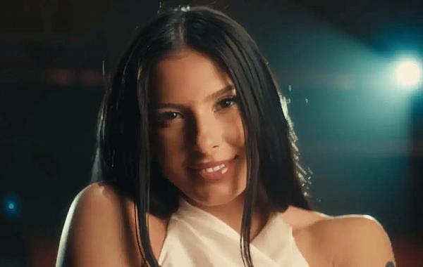 Ana Castela apresenta clipe da música Imagina o Trabalho, sobre os desafios do amor