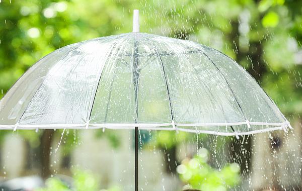 Pancadas de chuva e alertas de tempestade e baixa umidade atingem o Centro-Oeste na terça-feira (13)