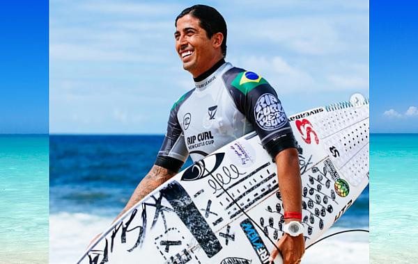 Miguel Pupo busca avançar na disputa pelo título mundial de surfe em Portugal