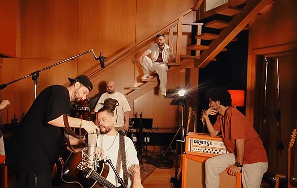 Maneva lança música sobre fé, saudade e despedidas