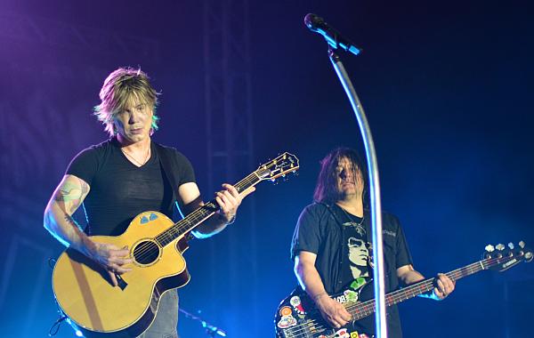 Goo Goo Dolls lança “Postcards From Paradise”, primeiro single de novo álbum de covers