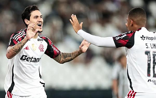 Flamengo lidera Brasileirão após vitória; Palmeiras segue na perseguição