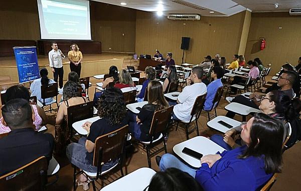 Dourados promove palestra sobre saúde mental dos servidores da Assistência Social