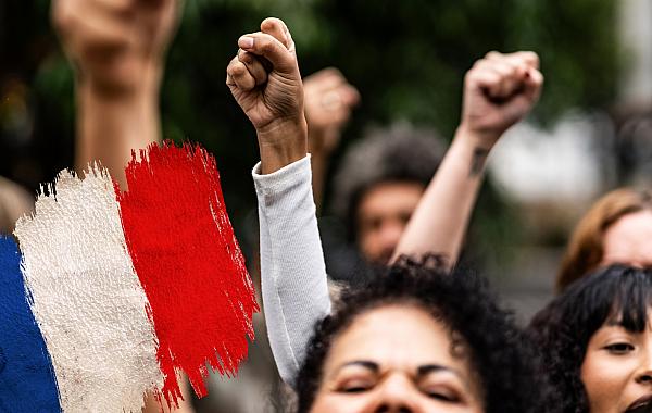 França emite toques de recolher para conter onda de violência e saques