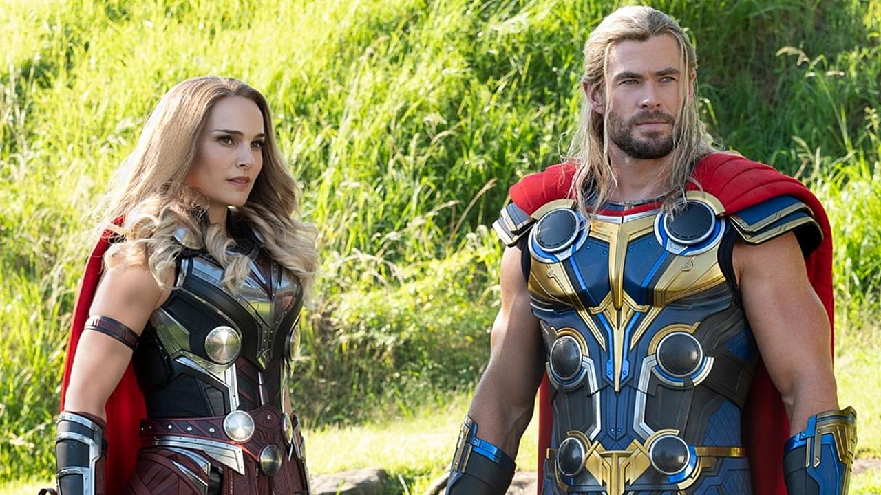 cardoso on X: Curioso que hipersexualização só é problema com mulher,  mas a Marvel não libera um decote, já homem tão sempre sem camisa, Thor  tira a roupa em todos os filmes.